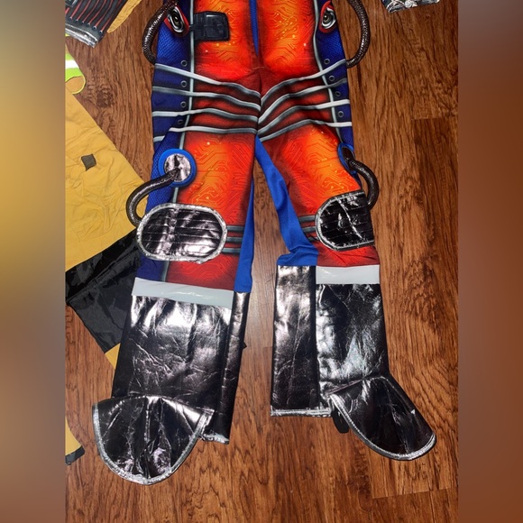 Adventure Factory Costumes - Picture 9 of 10